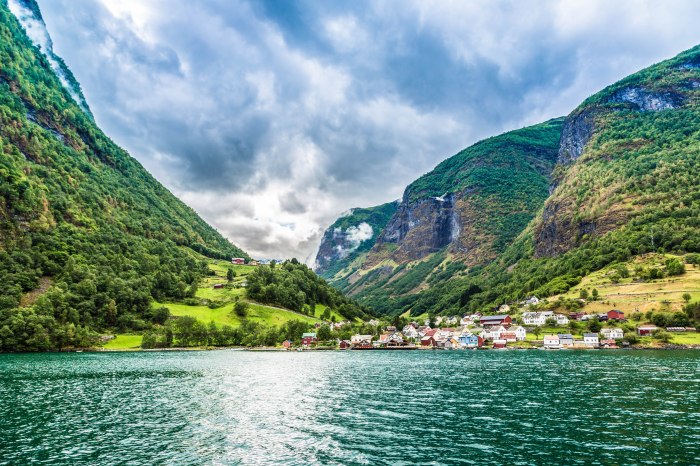 Bergen harbour norway guest marinas afternoon starting rain weather light